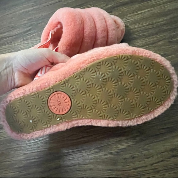 Fluff Yeah Ugg slides - Picture 6 of 6